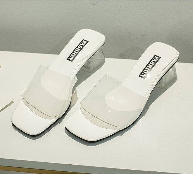 Open-toed sandals and slippers