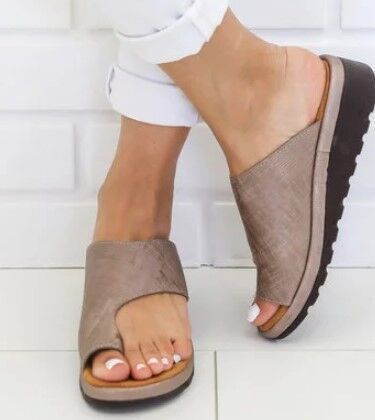 Hotseller Wedge sandals Light weight Bottom